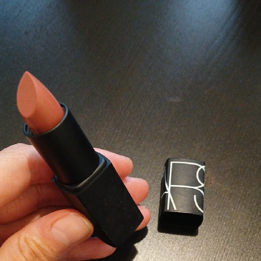 NARS Lipstick - Shade 'TOLEDE' - Picture 5 of 5